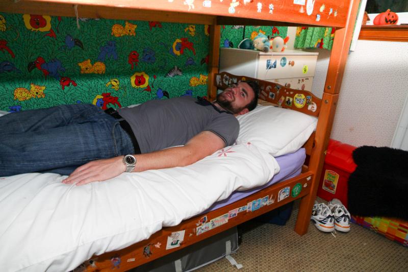 CandJwed-035.jpg - night before the wedding - Scott tries the bunk bed for size!