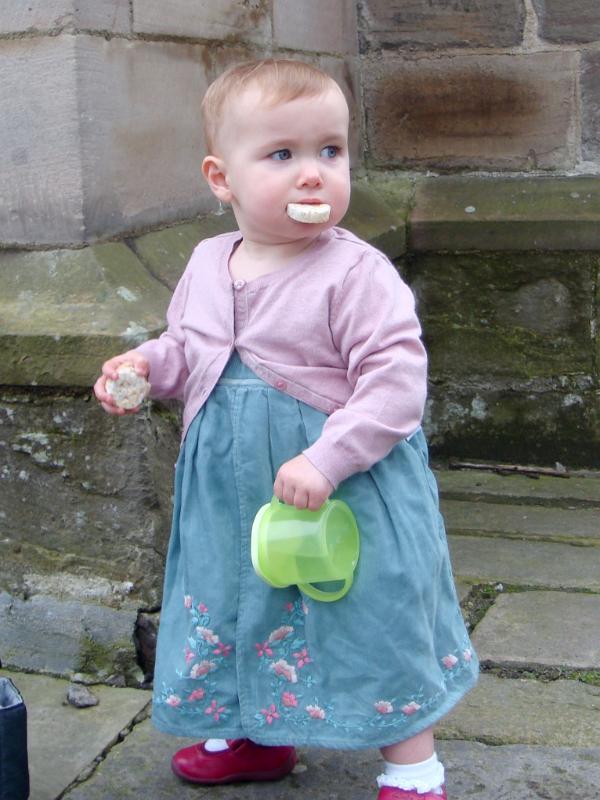 CandJwed-182.jpg - Roslin eating (surprise, surprise!)