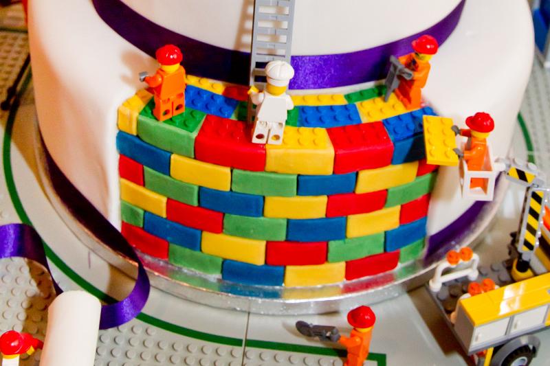 CandJwed-433-3.jpg - Lego Cake