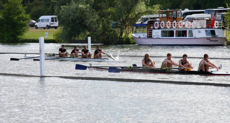 Hen08-017.jpg - GUBC winning their heat