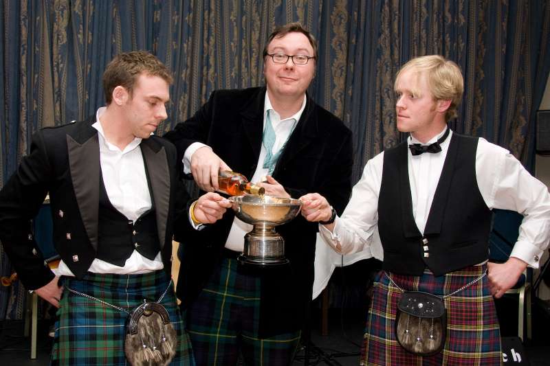 AU_RG08-273.jpg - Filling Euan's quaich